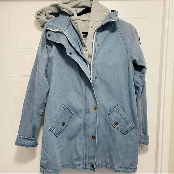 Denim jacket w/hoodie - Picture 1 of 3